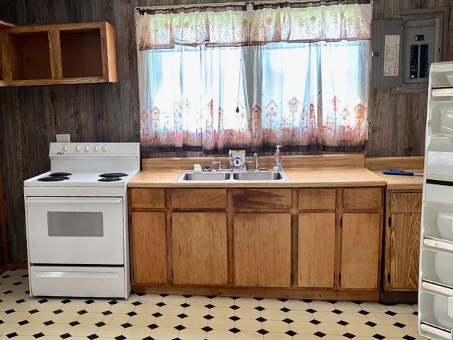 301 Edgewood St, Lafayette, TN 37083