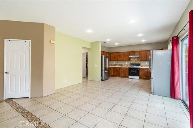 6486 Gladiola Street, Eastvale, CA 92880