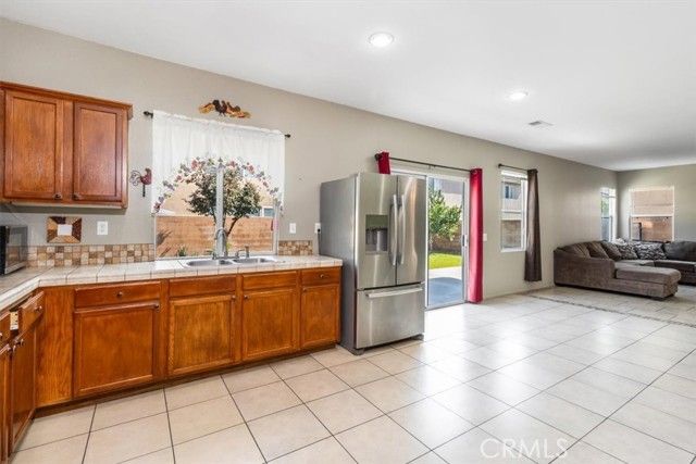 6486 Gladiola Street, Eastvale, CA 92880