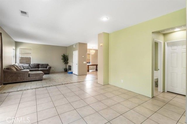 6486 Gladiola Street, Eastvale, CA 92880