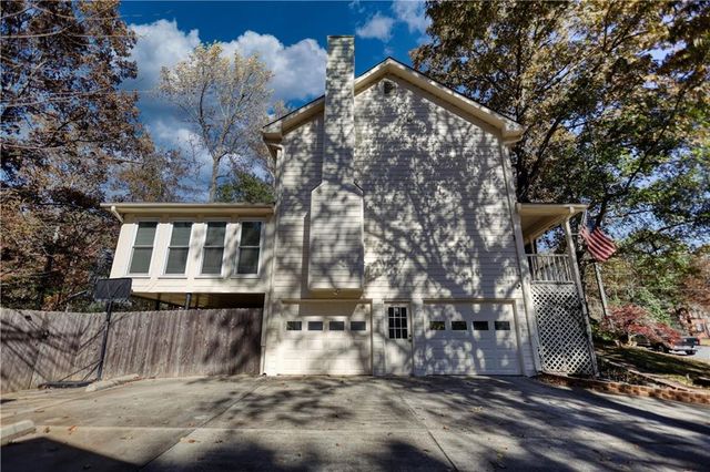 1702 Windsor Chase Court, Lawrenceville, GA 30043