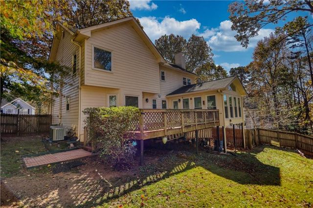 1702 Windsor Chase Court, Lawrenceville, GA 30043