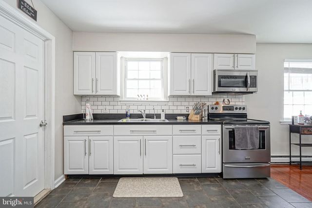 161 ELY AVE, Franklinville, NJ 08322