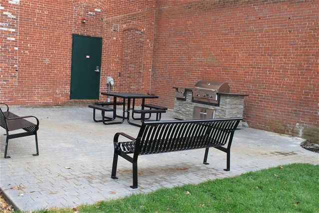 75 POCASSET Street 305, Johnston, RI 02919