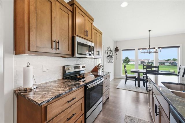 914 Churchill Circle, Raymore, MO 64083