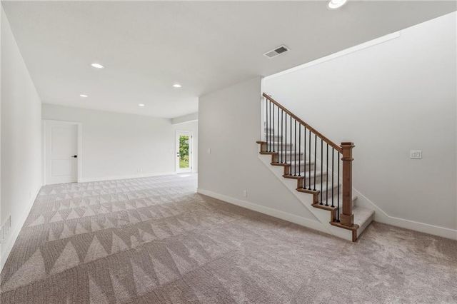 914 Churchill Circle, Raymore, MO 64083