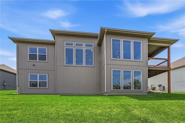 914 Churchill Circle, Raymore, MO 64083