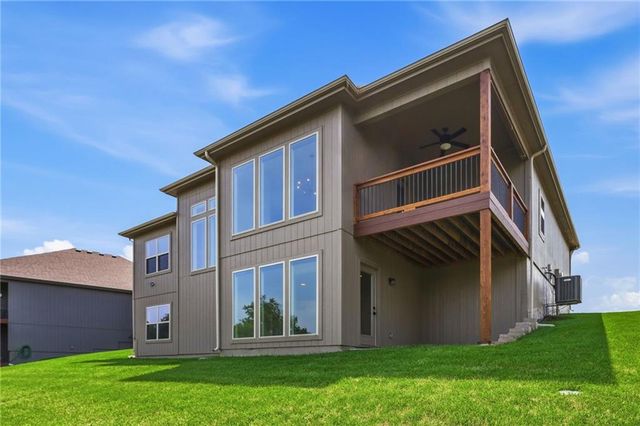 914 Churchill Circle, Raymore, MO 64083