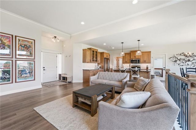 914 Churchill Circle, Raymore, MO 64083