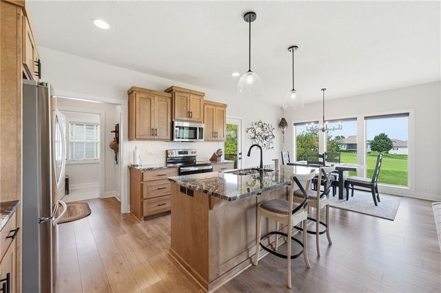 914 Churchill Circle, Raymore, MO 64083