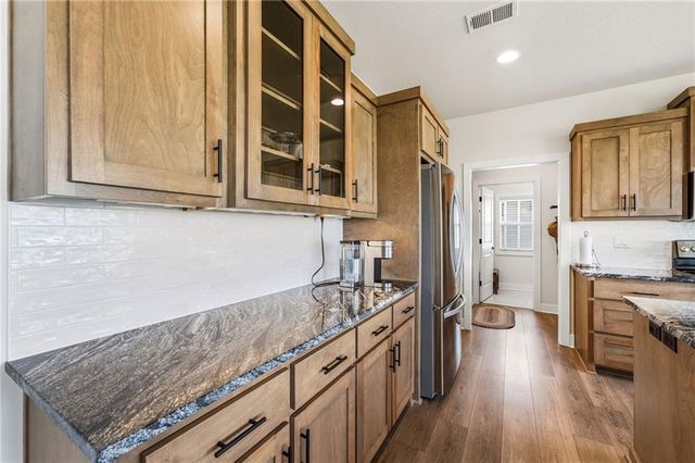 914 Churchill Circle, Raymore, MO 64083