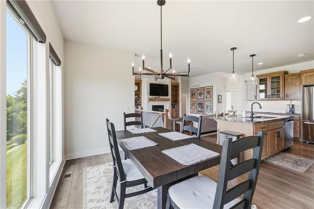 914 Churchill Circle, Raymore, MO 64083