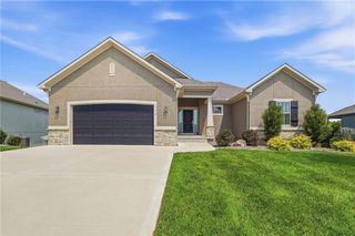 914 Churchill Circle, Raymore, MO 64083