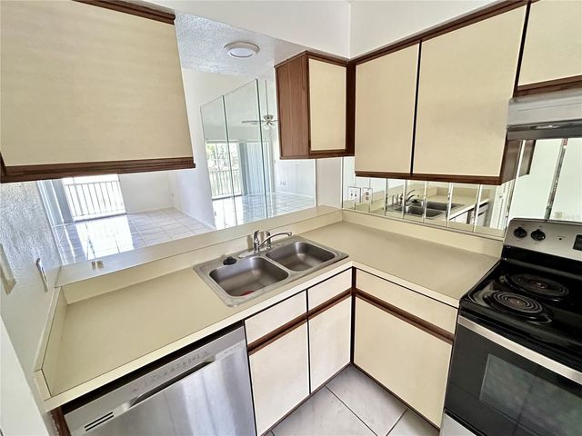 6519 SPRING FLOWER DRIVE 24, New Port Richey, FL 34653