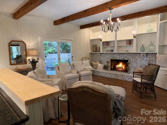 212 Estate Drive, Hendersonville, NC 28739