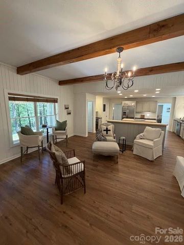 212 Estate Drive, Hendersonville, NC 28739
