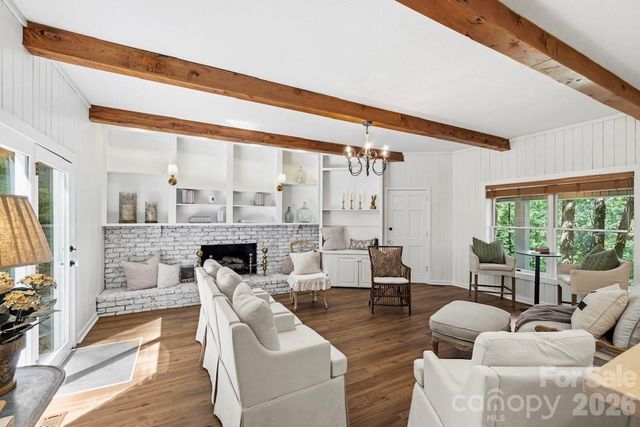 212 Estate Drive, Hendersonville, NC 28739