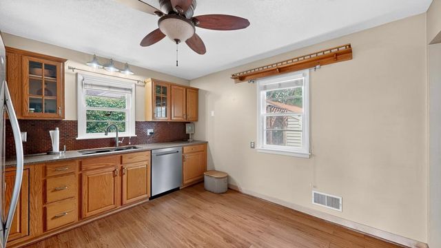 1404 12th Avenue NE, Rochester, MN 55906