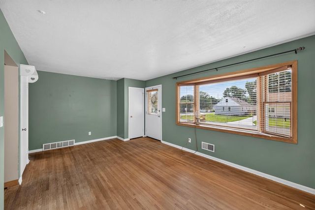 1404 12th Avenue NE, Rochester, MN 55906