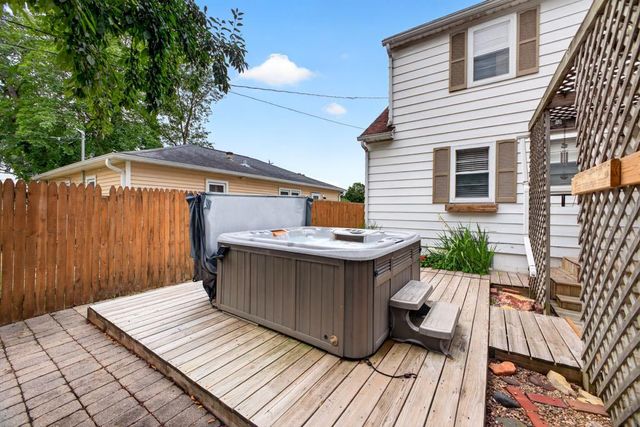 1404 12th Avenue NE, Rochester, MN 55906