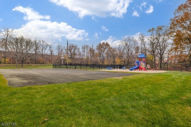 641 Cricket Ln, Woodbridge Twp., NJ 07095