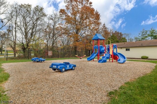 641 Cricket Ln, Woodbridge Twp., NJ 07095