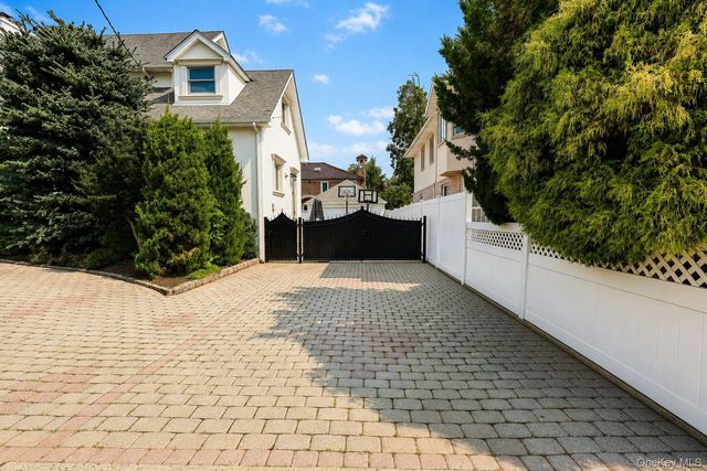 160-31 9th Avenue, Whitestone, NY 11357