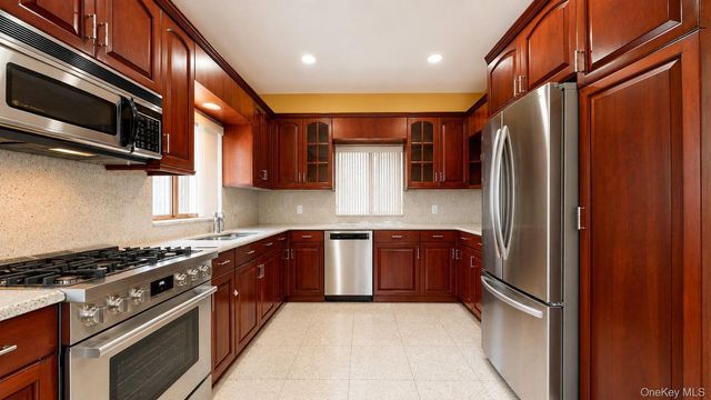 160-31 9th Avenue, Whitestone, NY 11357