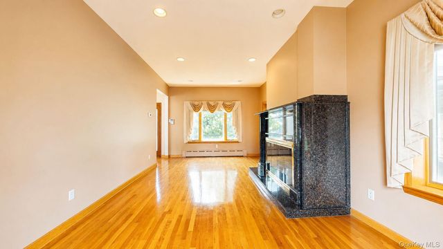 160-31 9th Avenue, Whitestone, NY 11357