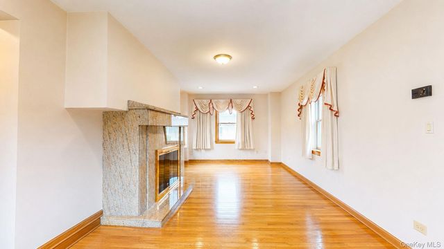 160-31 9th Avenue, Whitestone, NY 11357