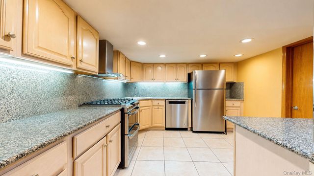 160-31 9th Avenue, Whitestone, NY 11357