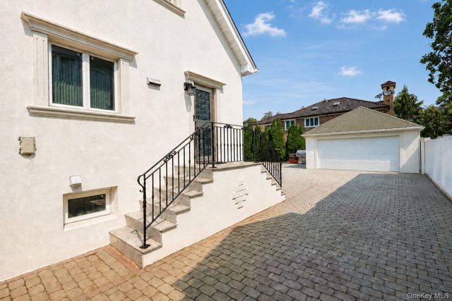 160-31 9th Avenue, Whitestone, NY 11357