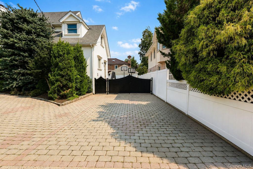 160-31 9th Avenue, Whitestone, NY 11357 — photo 2