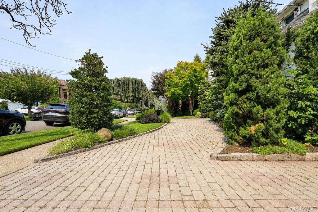 160-31 9th Avenue, Whitestone, NY 11357 — photo 3