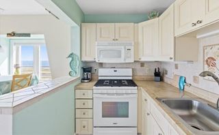 132 Bay St 8, Hull, MA 02045