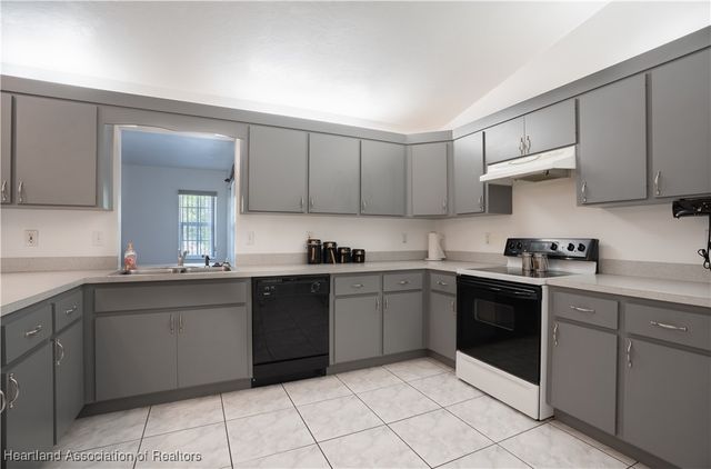 671 Lake Tina Drive, Lake Placid, FL 33852