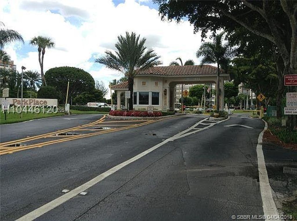 1400 Saint Charles Pl 506, Pembroke Pines, FL 33026