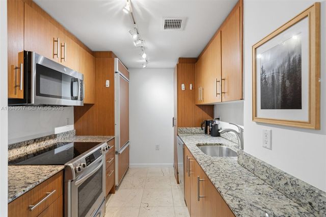 10275 Collins Ave 718, Bal Harbour, FL 33154