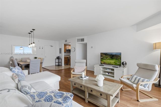 10275 Collins Ave 718, Bal Harbour, FL 33154