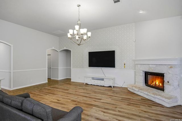 8214 Sabinoso Dr, Helotes, TX 78023