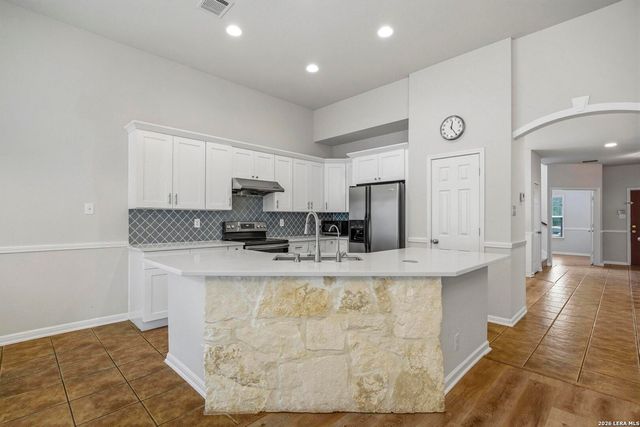 8214 Sabinoso Dr, Helotes, TX 78023