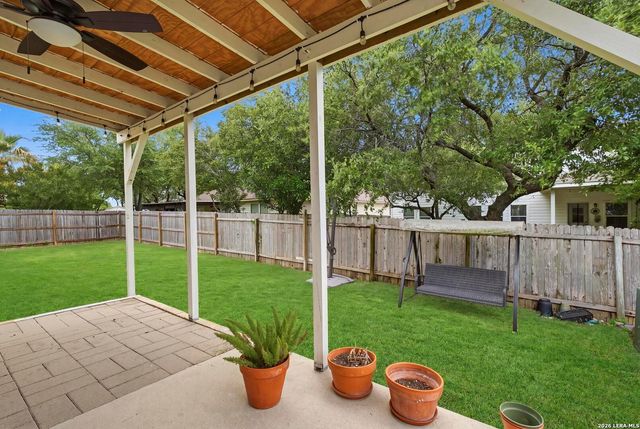 8214 Sabinoso Dr, Helotes, TX 78023