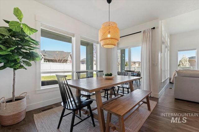 11592 W Shortcreek, Star, ID 83669