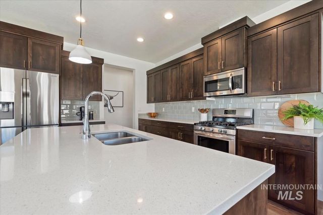 11592 W Shortcreek, Star, ID 83669