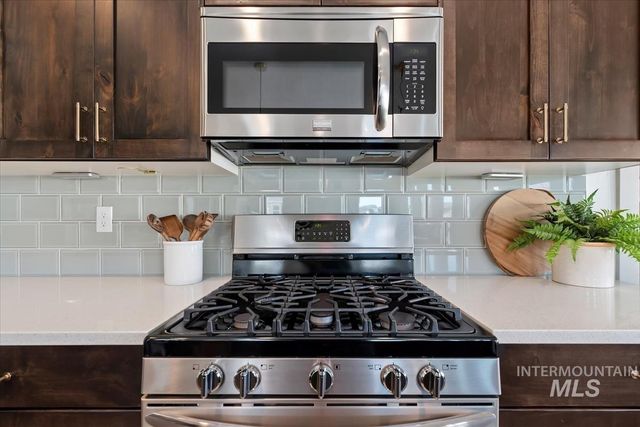 11592 W Shortcreek, Star, ID 83669