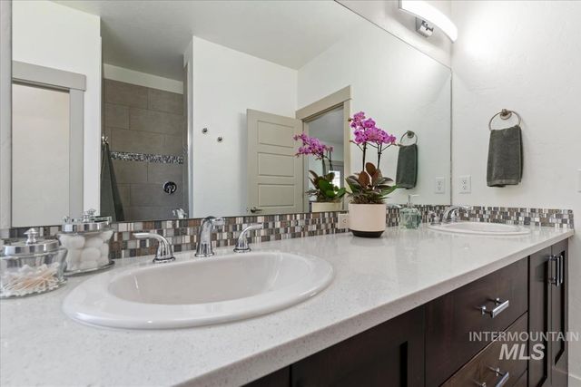 11592 W Shortcreek, Star, ID 83669