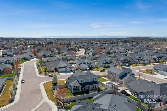 11592 W Shortcreek, Star, ID 83669