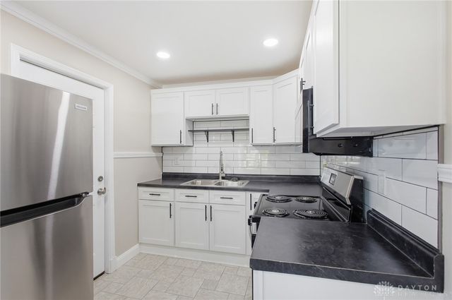 412 Cape Cod Drive, Springfield, OH 45505