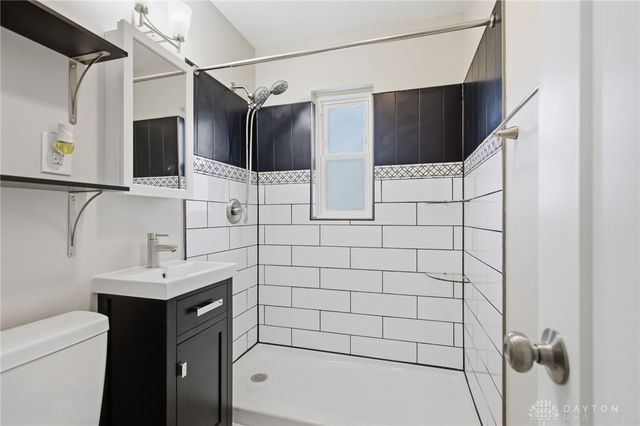 412 Cape Cod Drive, Springfield, OH 45505