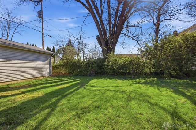 412 Cape Cod Drive, Springfield, OH 45505